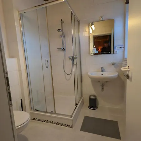 Am Schwatten Berg Bed & Breakfast Heek