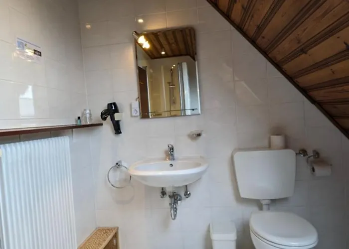 Frühstückspension Am Schwatten Berg 3*